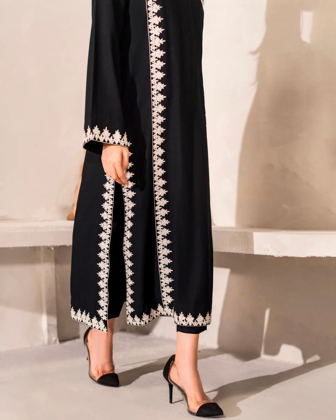 Blackish 3Pcs Embroidery