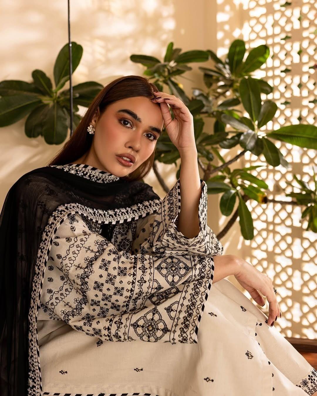 3PCS Lawn Stitched Embroidery
