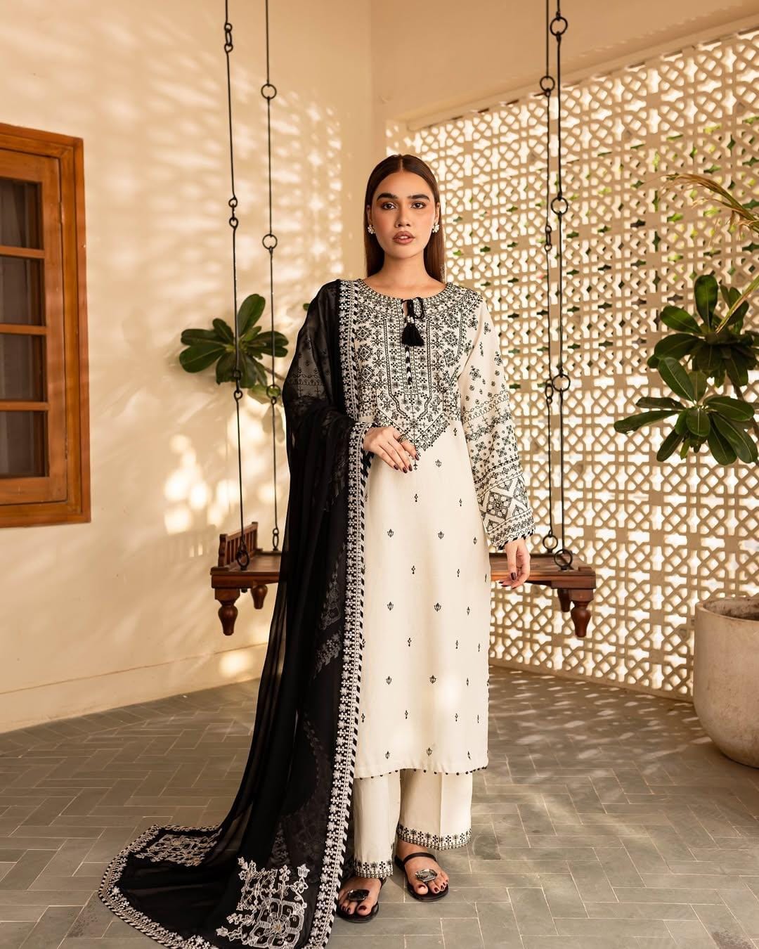3PCS Lawn Stitched Embroidery