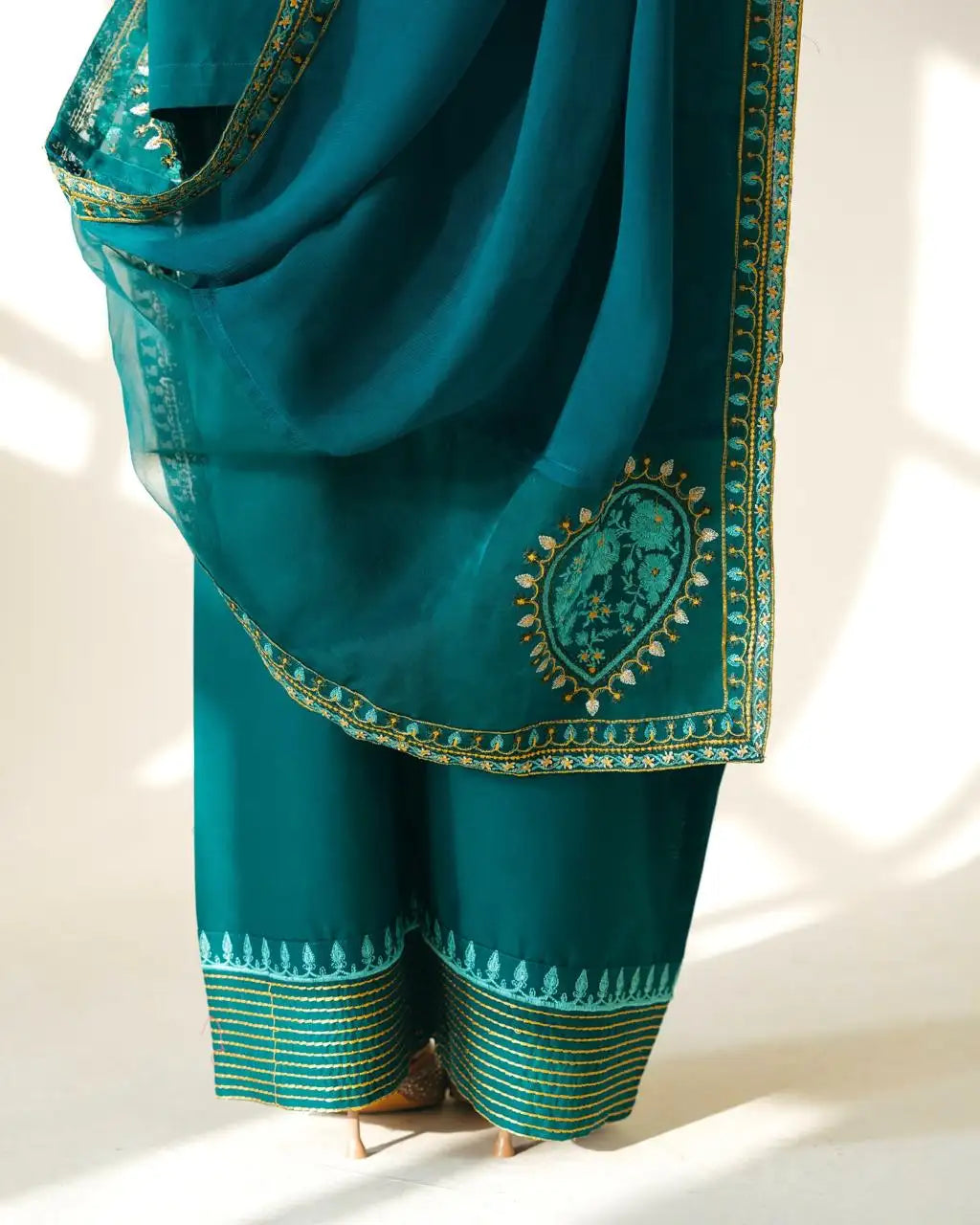 Falak ( Farshi shalwar)