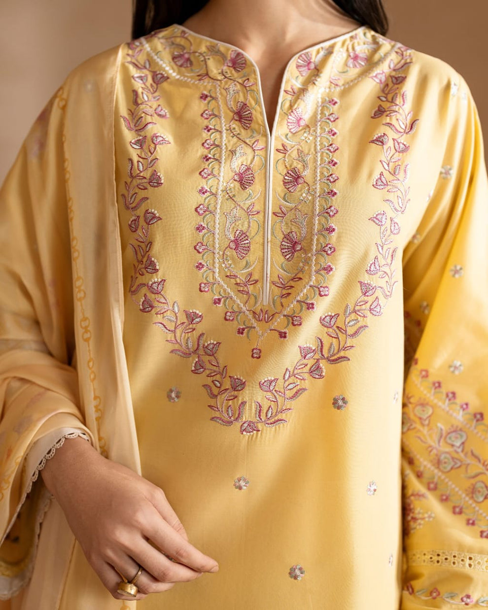 Benish 3pcs (Farshi shalwar)